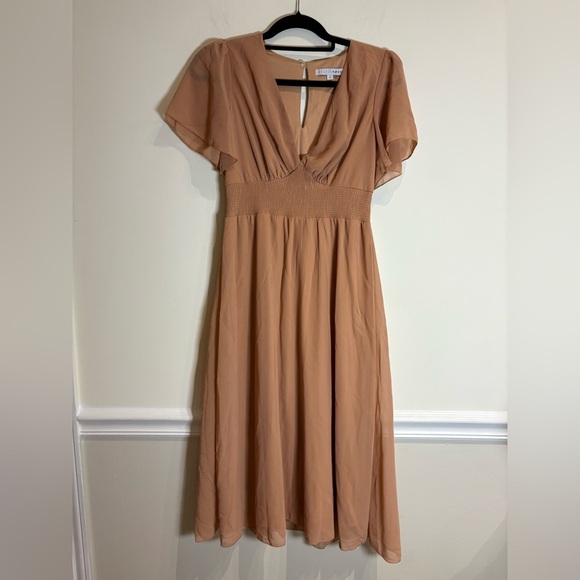 BALTIC BORN Sarah Smocked Midi Dress in Dusty Camel Size Small - Picture 5 of 9